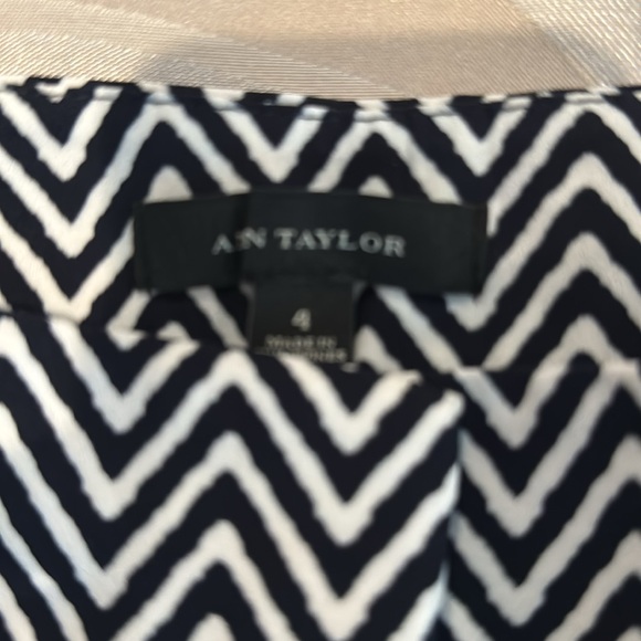 Very nice Ann Taylor dress shorts. - Picture 2 of 5